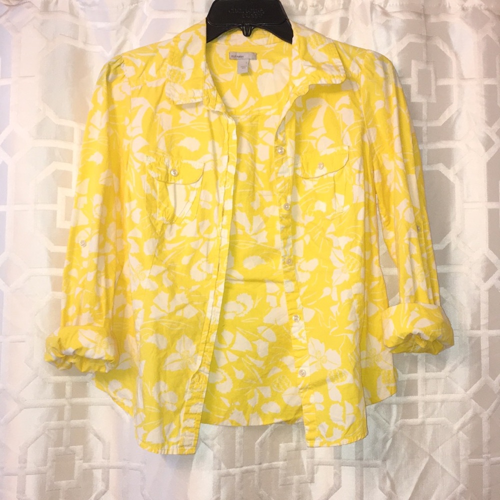 ❌SOLD❌Floral pattern button up shirt